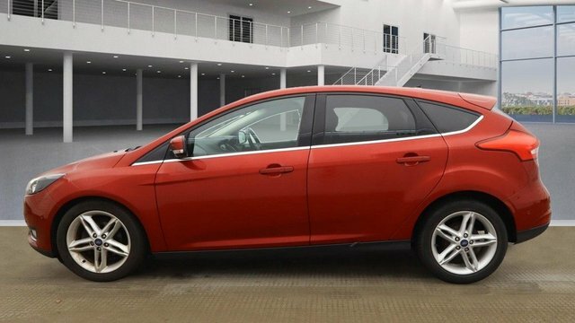 Ford Focus 1.0T Ecoboost Titanium Hatchback SK15NKJ Red #6