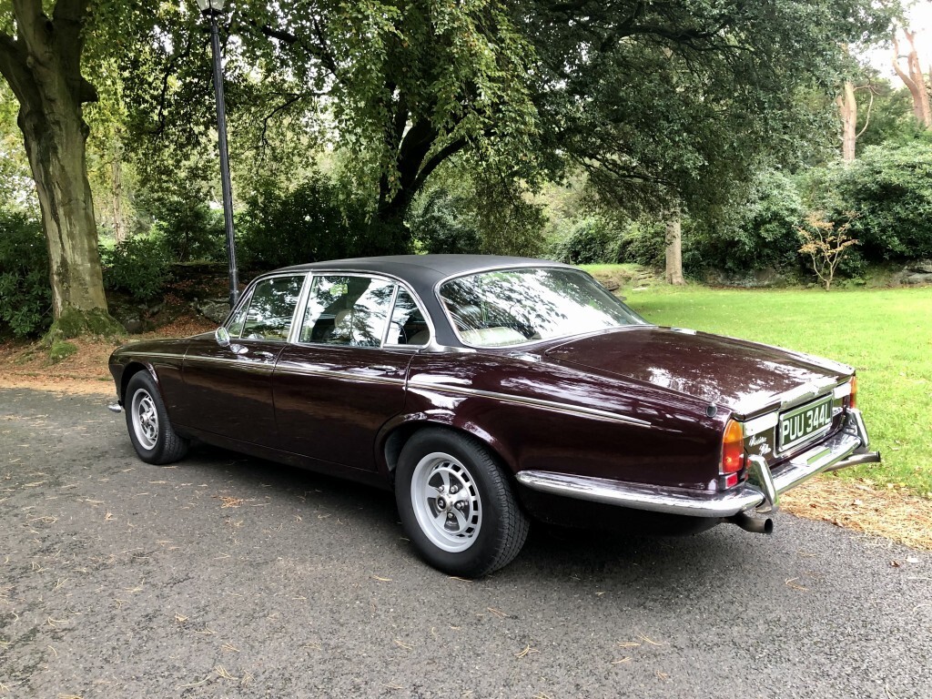 Daimler Double Six Vanden Plas 5.3 Vanden Plas Red #4
