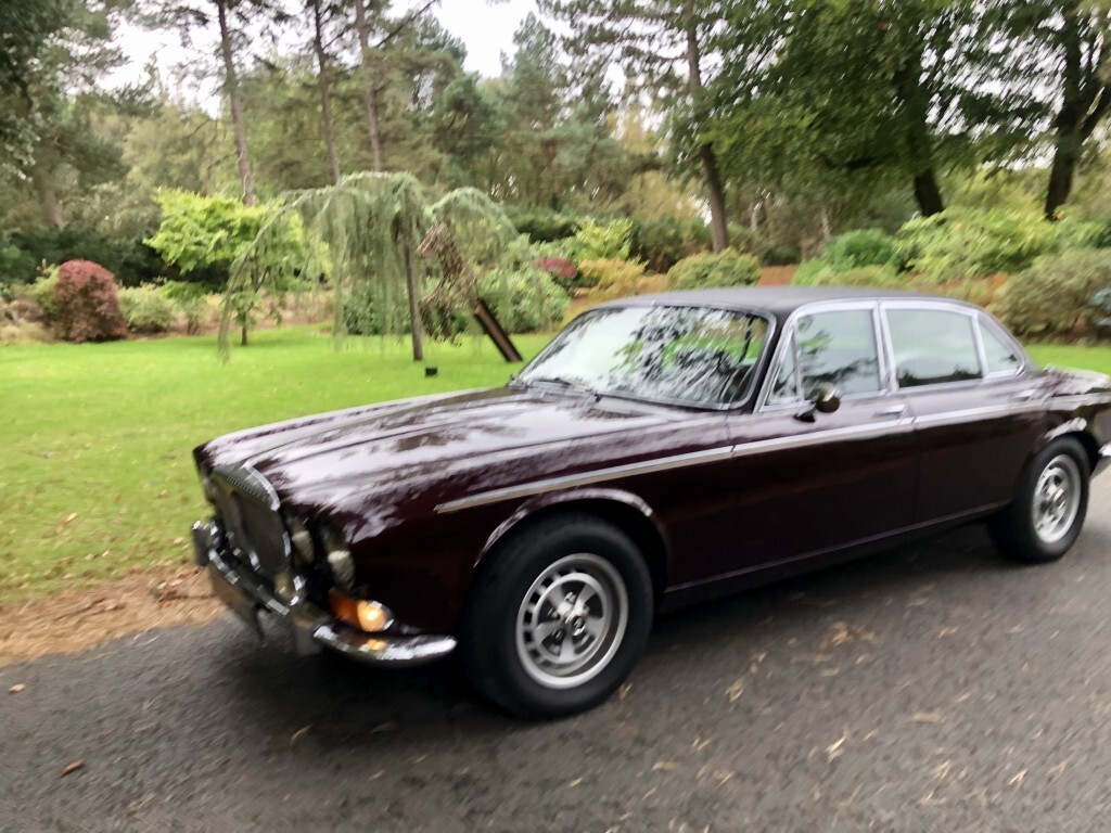 Daimler Double Six Vanden Plas 5.3 Vanden Plas Red #2