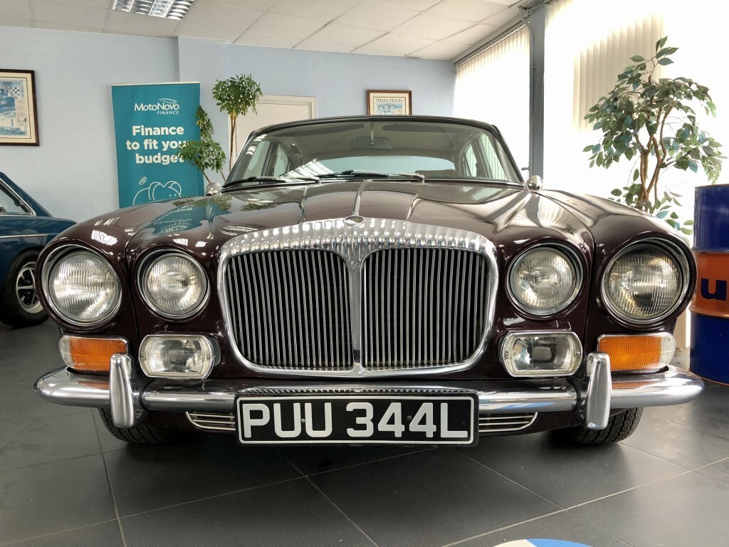 Daimler Double Six Vanden Plas 5.3 Vanden Plas Red #5