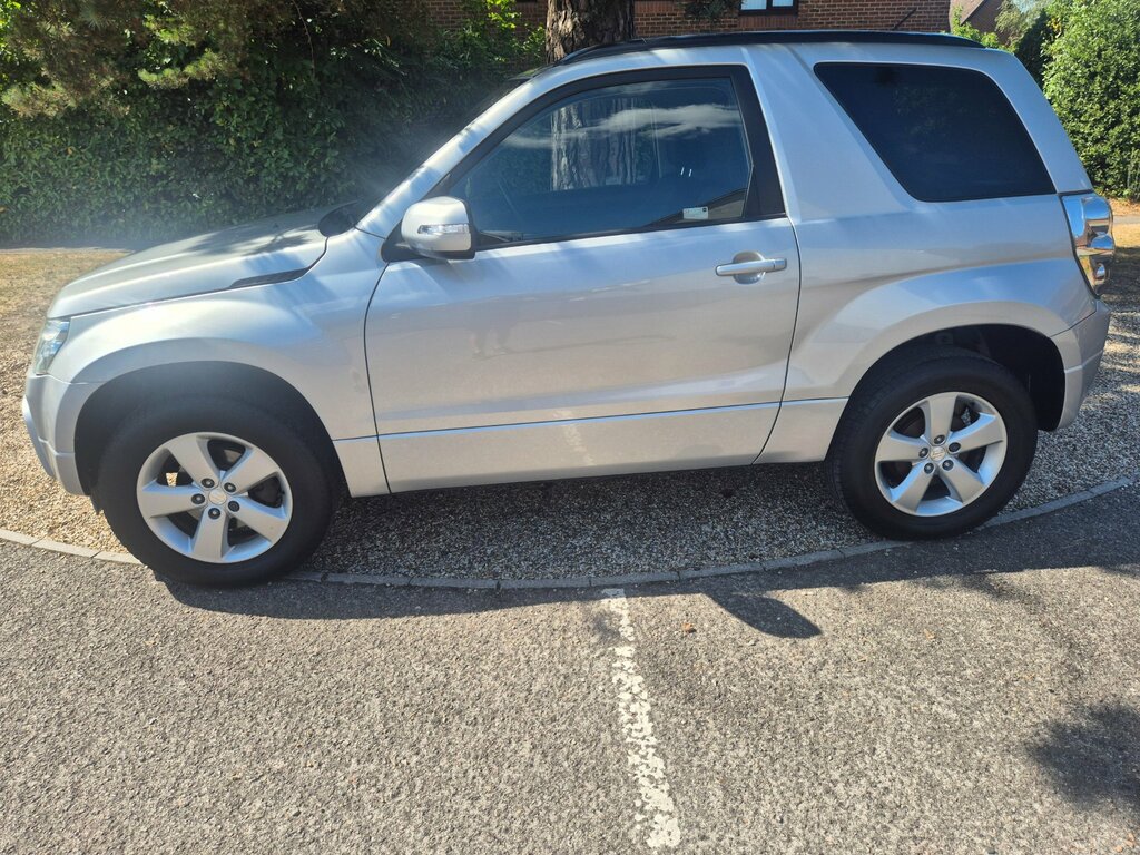 Suzuki Grand Vitara Sz4 3-Door Silver #5