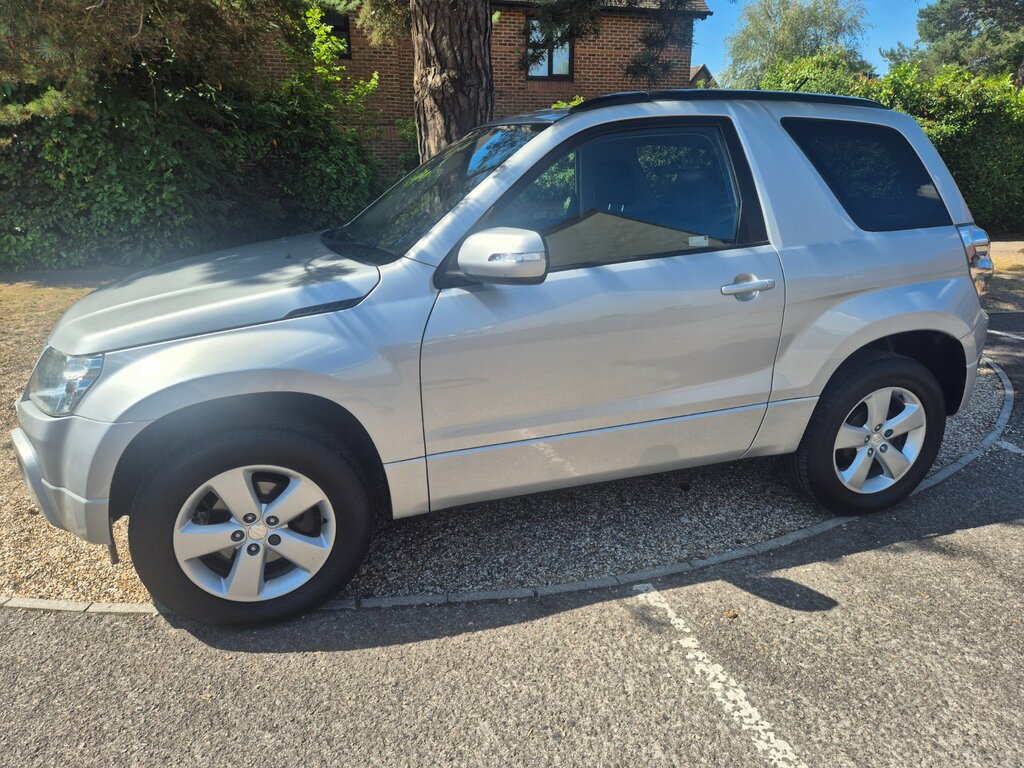 Suzuki Grand Vitara Sz4 3-Door Silver #2