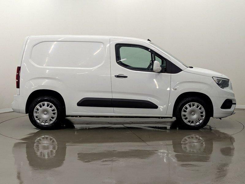 Vauxhall Combo Turbo D 2300 Sportive DY21OUG White #2