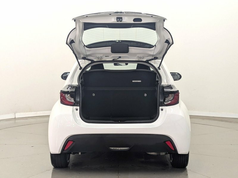 Toyota Yaris Vvt-h Icon YC22JFJ White #4