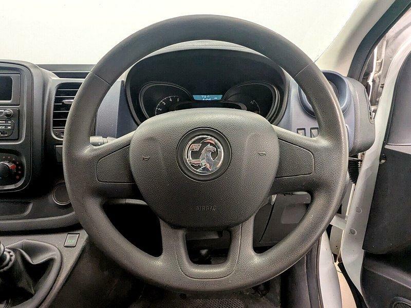 Vauxhall Vivaro Cdti 2900 DS68CUO White #3