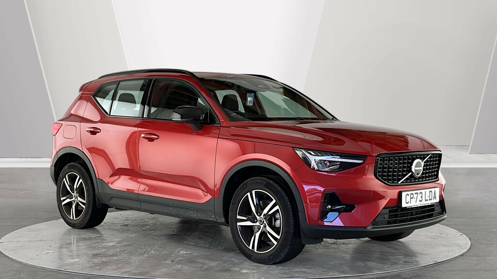Volvo XC40 Plus, B4 Mild Hybrid, Dark Red