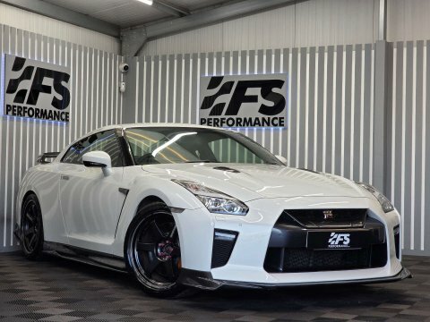 Nissan GT-R 2017 66 3.8 White