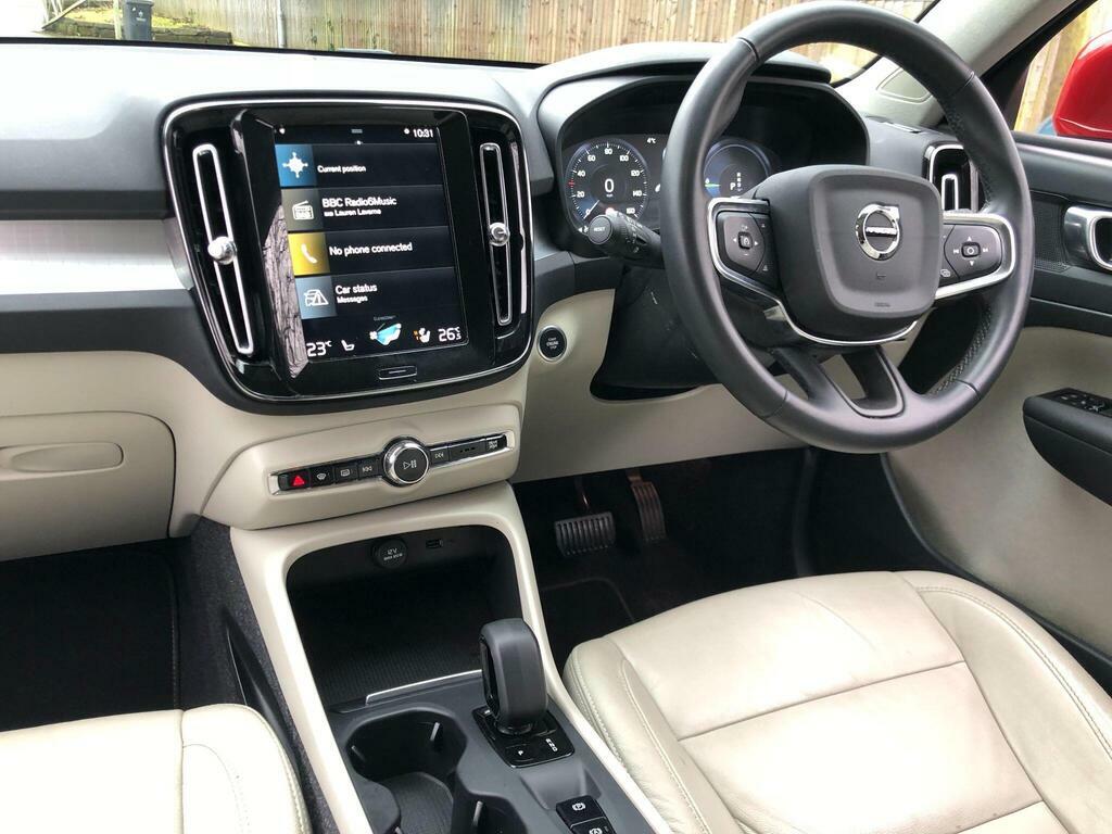 Volvo XC40 1.5H T4 Recharge 10.7Kwh Inscription Suv DN71JKJ Red #4