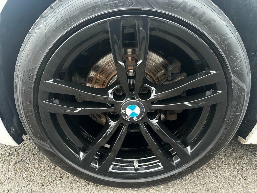 BMW 3 Series 2L M Sport LY66TYA White #4