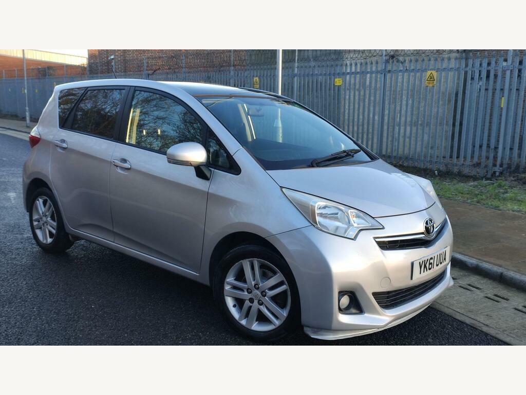 Toyota Verso-S 1.33 Dual Vvt-i T Spirit Euro 5 Silver