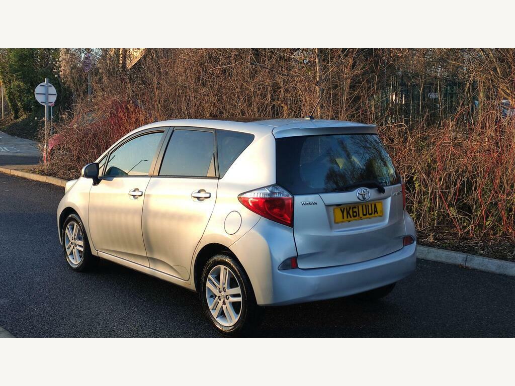 Toyota Verso-S 1.33 Dual Vvt-i T Spirit Euro 5 Silver #5