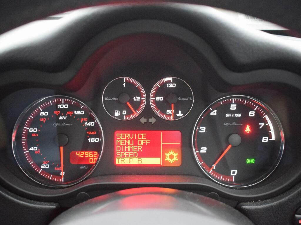 Alfa Romeo 147 1.9 Jtdm 8V Collezione White #25