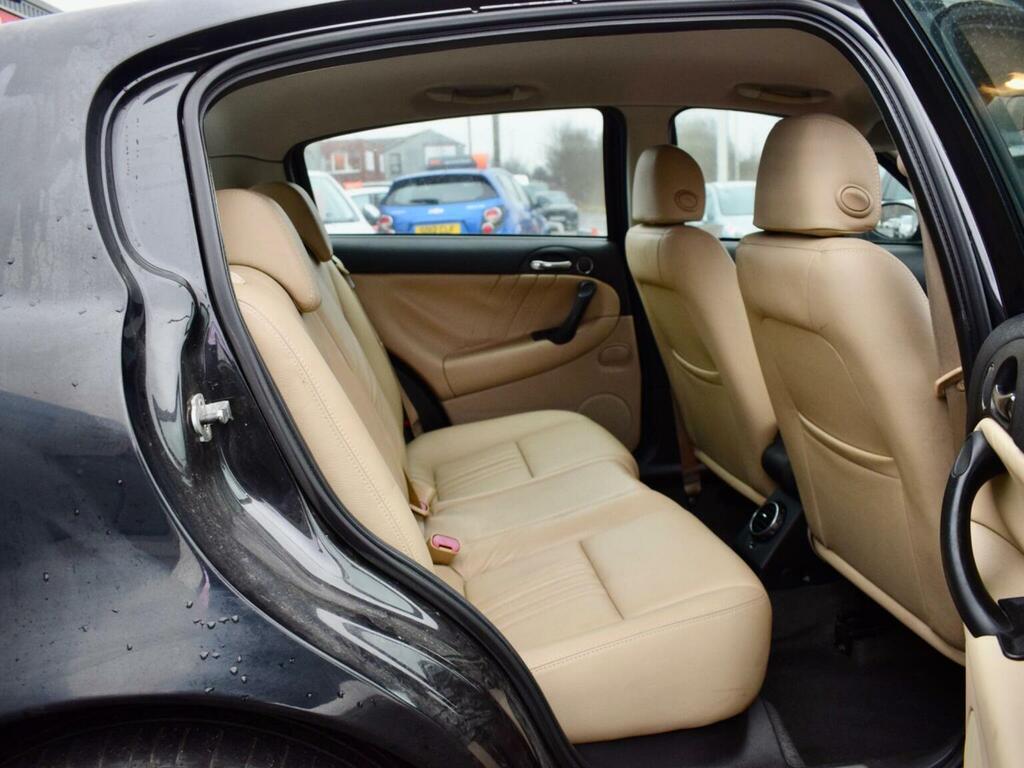 Alfa Romeo 147 1.9 Jtdm 8V Collezione White #18