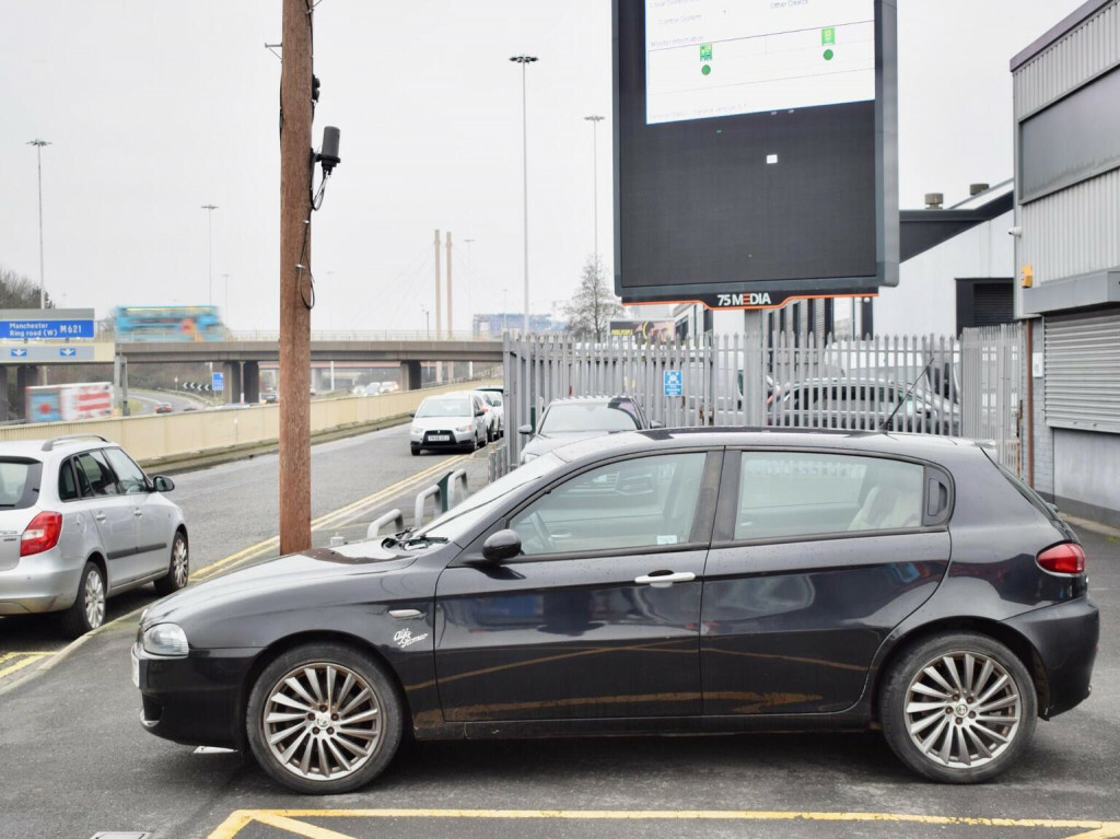 Alfa Romeo 147 1.9 Jtdm 8V Collezione White #32