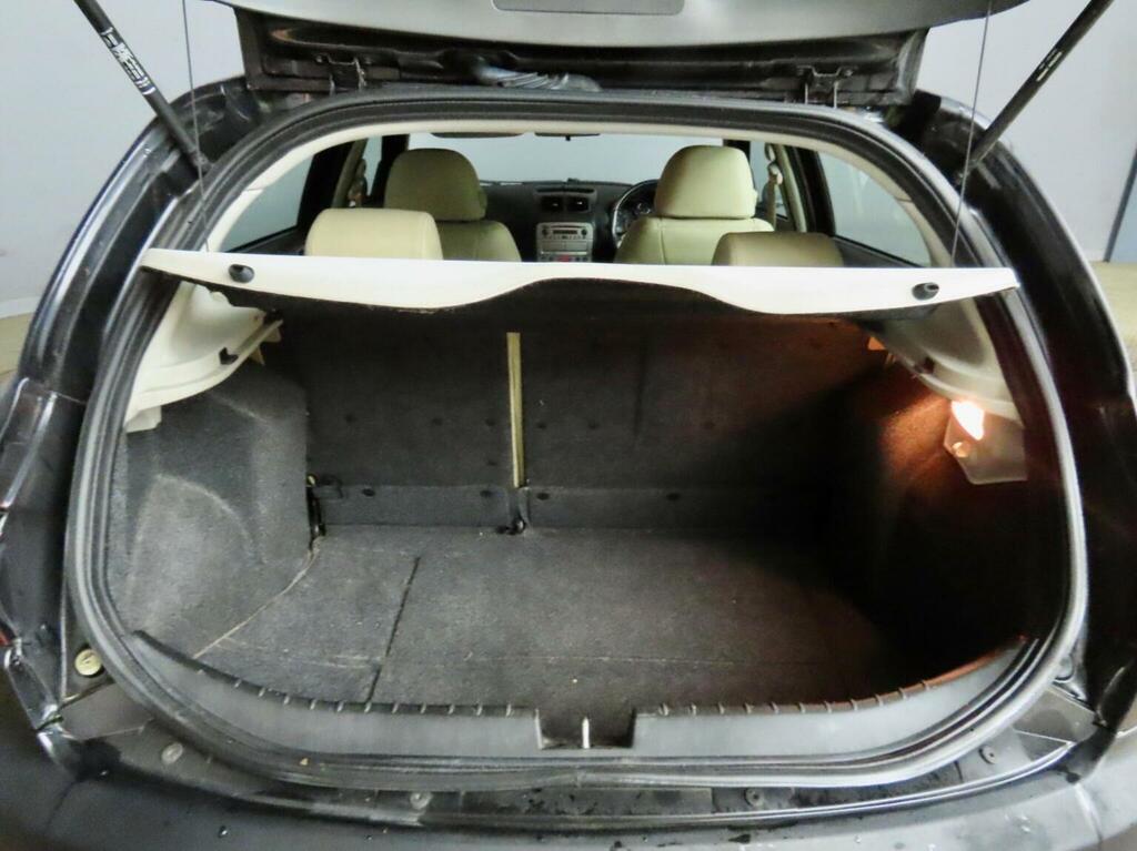 Alfa Romeo 147 1.9 Jtdm 8V Collezione White #6