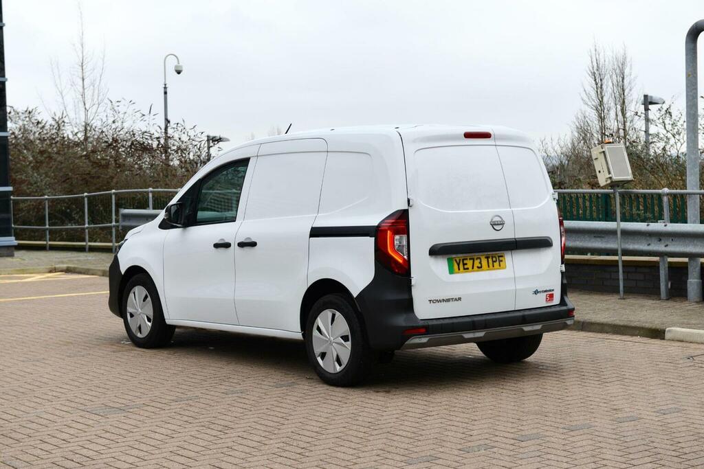 Nissan TOWNSTAR Mpv YE73TPF White #4