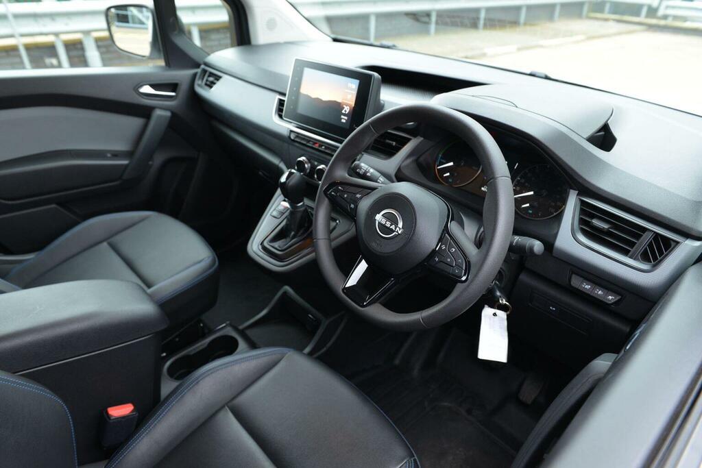 Nissan TOWNSTAR Mpv YE73TPF White #2