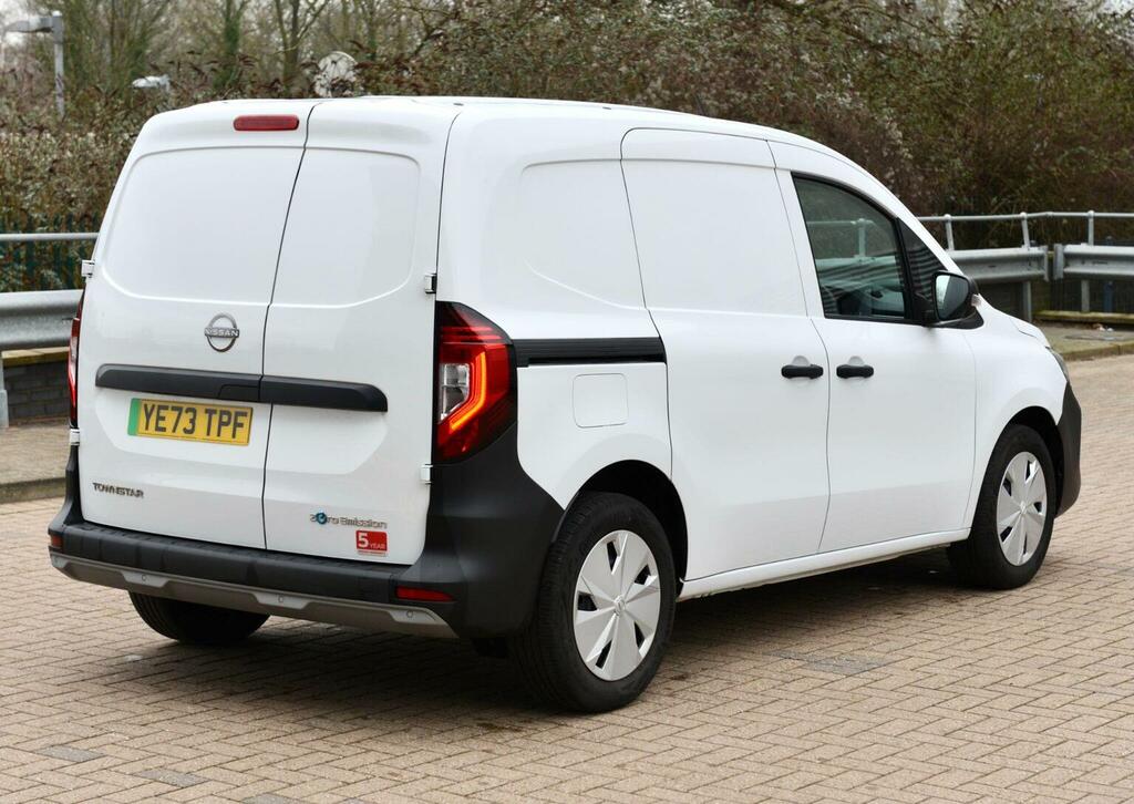 Nissan TOWNSTAR Mpv YE73TPF White #5