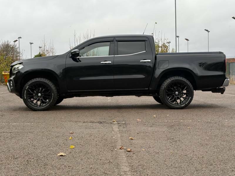 Mercedes-Benz X Class 250D 4Matic Power Double Cab Pickup - 2017 6 Black #4