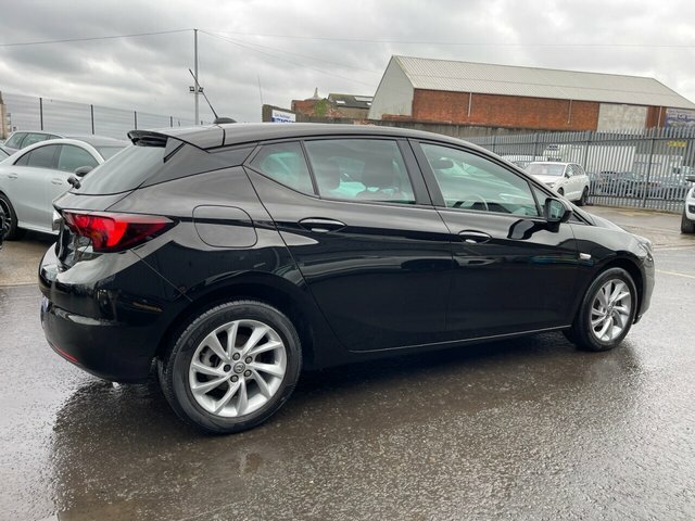 Vauxhall Astra 1.5 Turbo D Business Edition Nav Hatchback Die DV20LHG Black #2