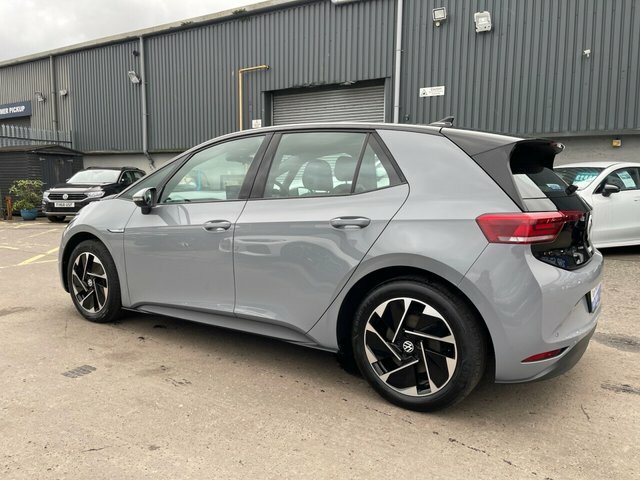Volkswagen ID.3 Pro 58Kwh Life Hatchback 145 Ps GJ22JUC Grey #5