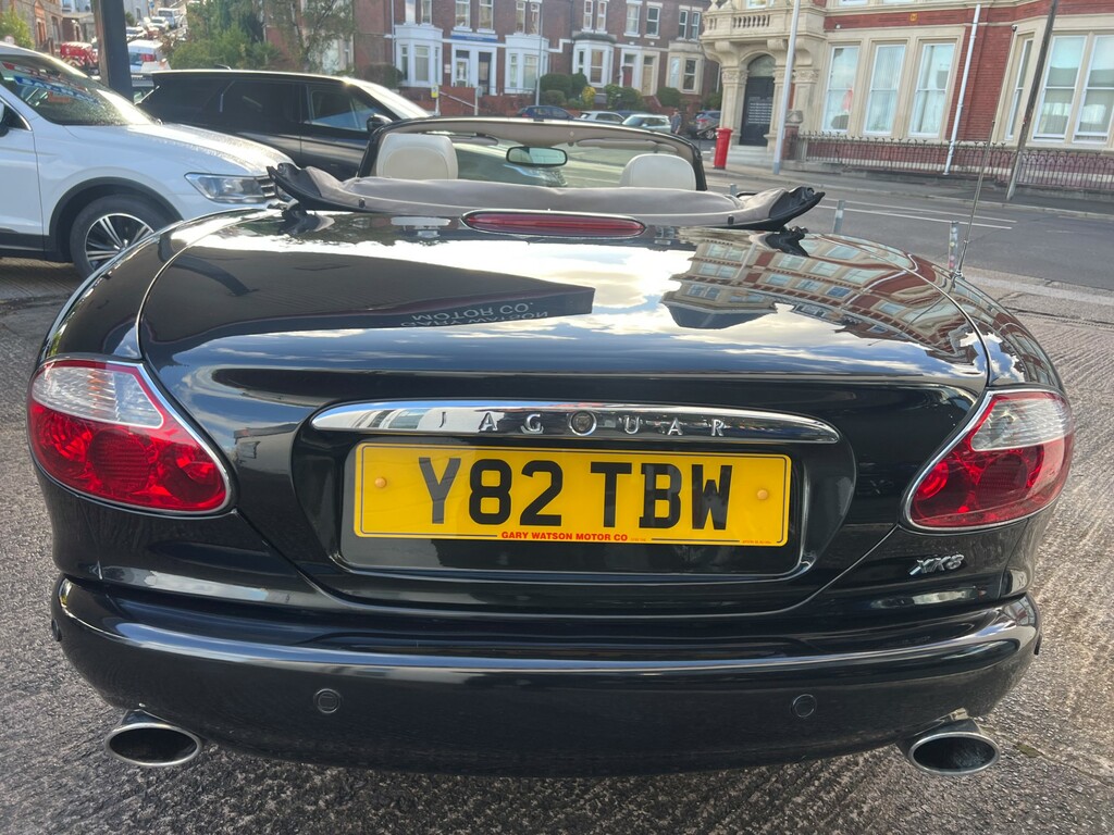 Jaguar XK8 Convertible  #3