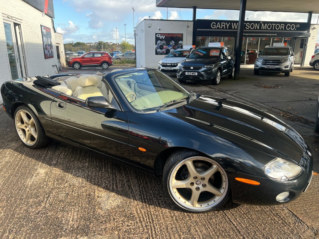 Jaguar XK8 Convertible 