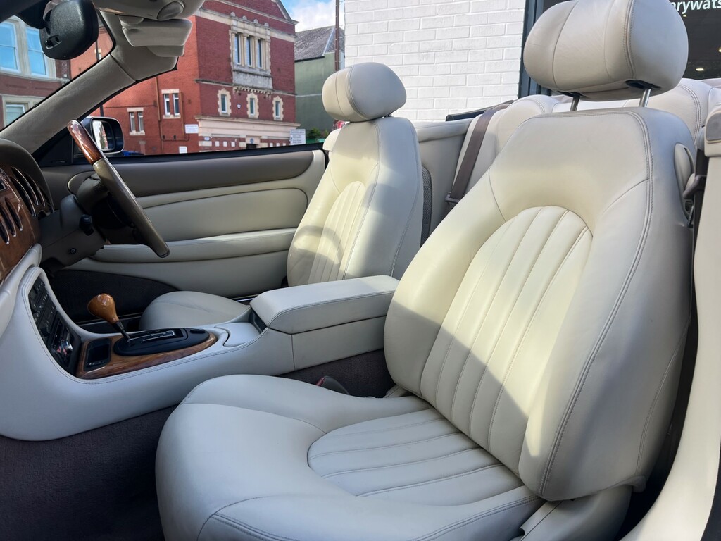 Jaguar XK8 Convertible  #5