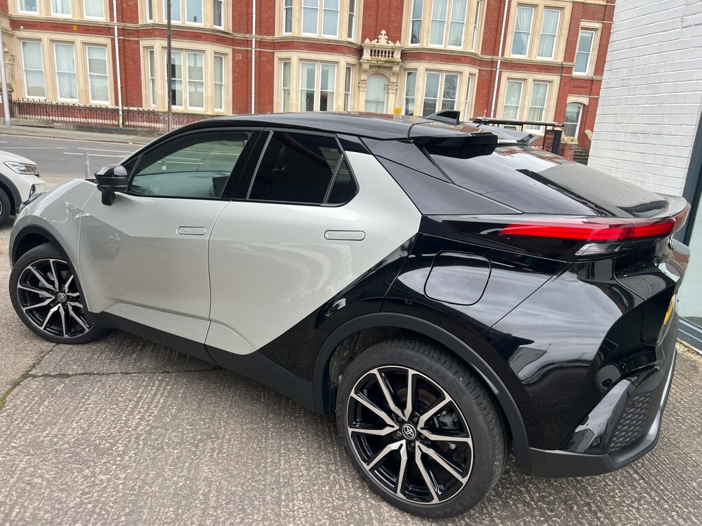 Toyota C-Hr Gr Sport FL25YHH  #2