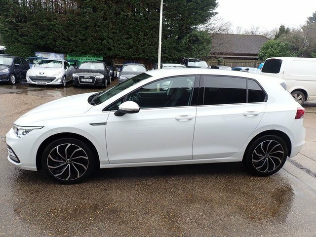 Volkswagen Golf Hatchback PJ23ZPO White #6