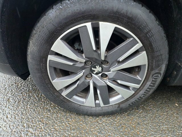 Peugeot 2008 Puretech Allure Suv KJ68MKN Grey #6