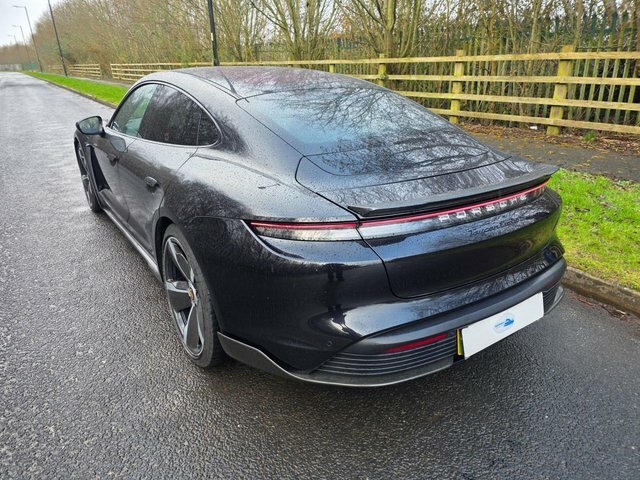 Porsche Taycan Plus 93.4Kwh Turbo S LL70FRP Black #5
