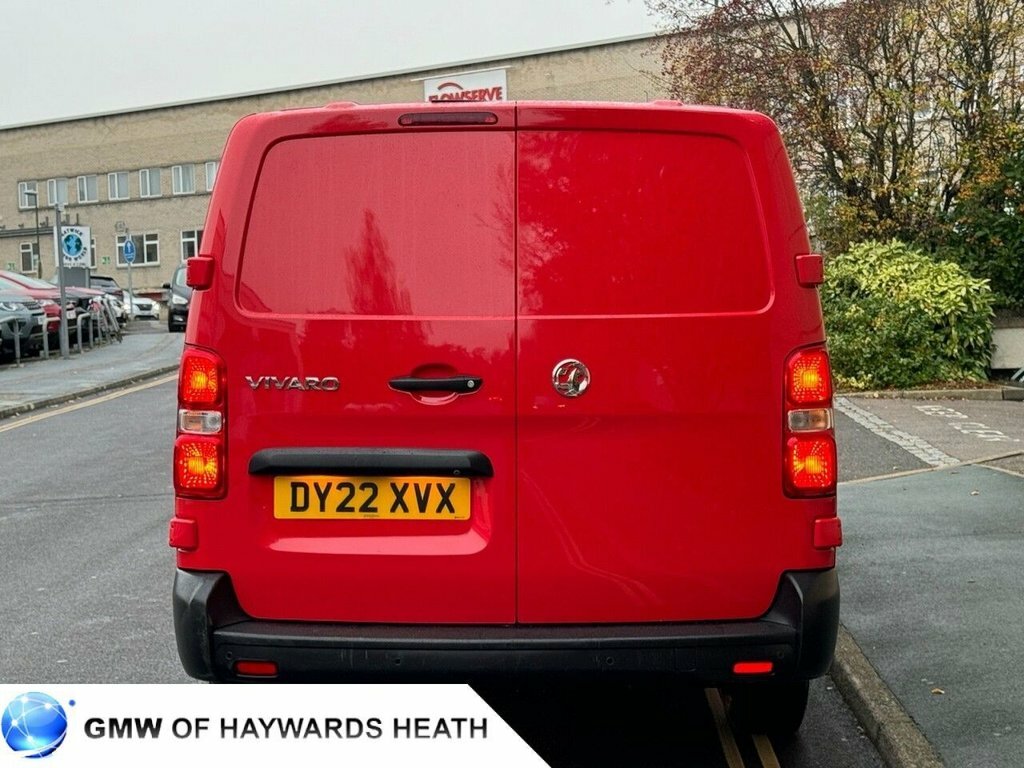 Vauxhall Vivaro 1.5L Dynamic 6Dr DY22XVX Red #6