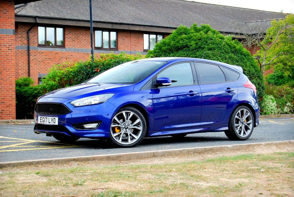 Ford Focus St-line 1.5 Tdci 5-Door Powershift - 22 500 M Blue