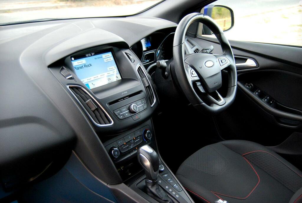 Ford Focus St-line 1.5 Tdci 5-Door Powershift - 22 500 M Blue #3