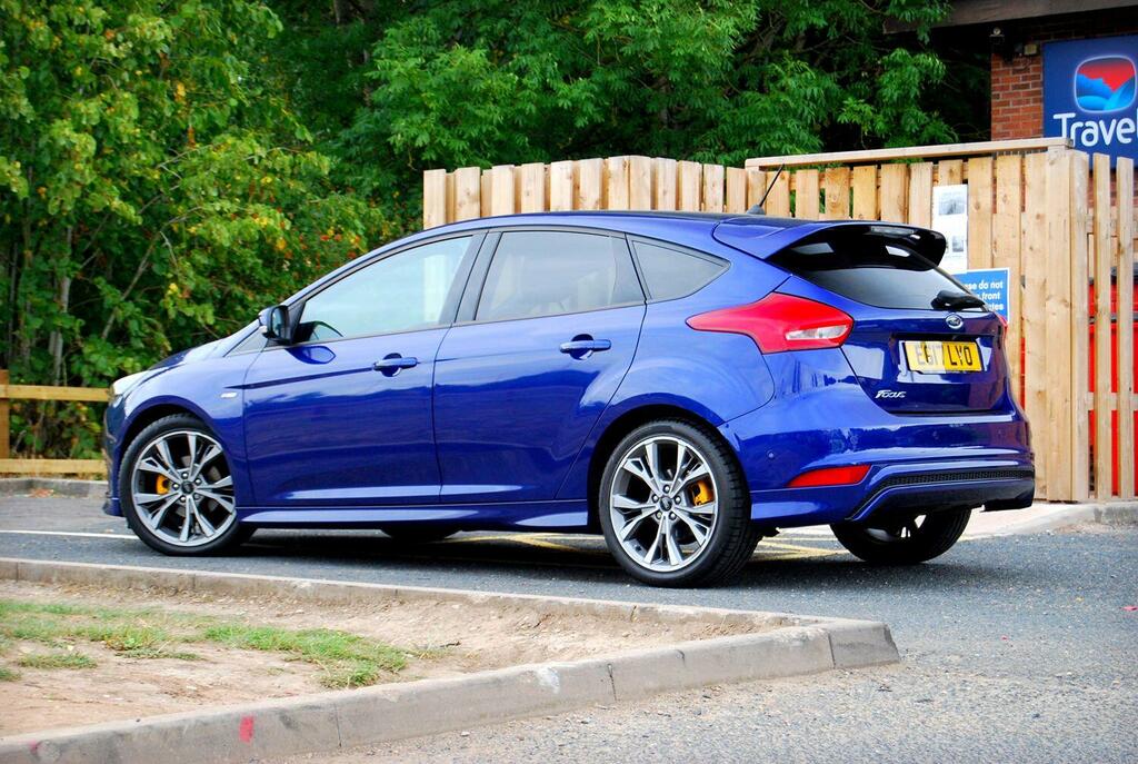 Ford Focus St-line 1.5 Tdci 5-Door Powershift - 22 500 M Blue #6
