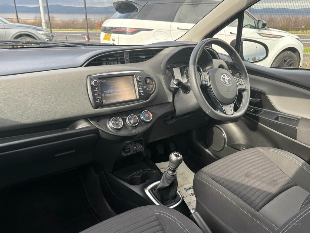 Toyota Yaris 1.5 Vvt-i Icon Tech CYZ1811 Red #6