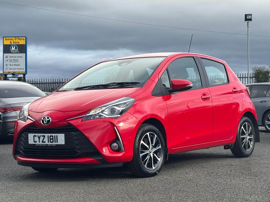 Toyota Yaris 1.5 Vvt-i Icon Tech Red