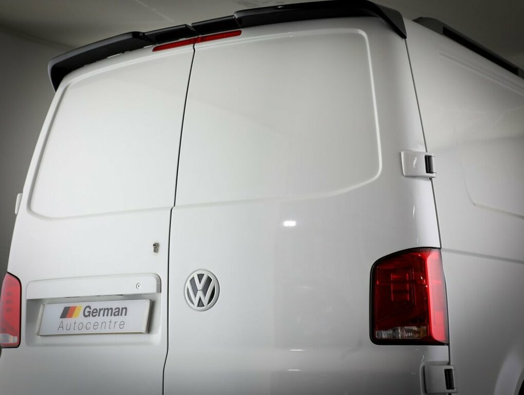 Volkswagen Transporter 2L Startline FG21UTO White #4
