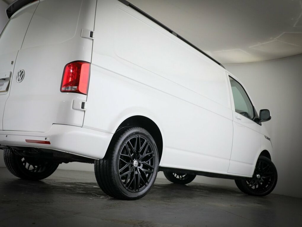 Volkswagen Transporter 2L Startline FG21UTO White #5