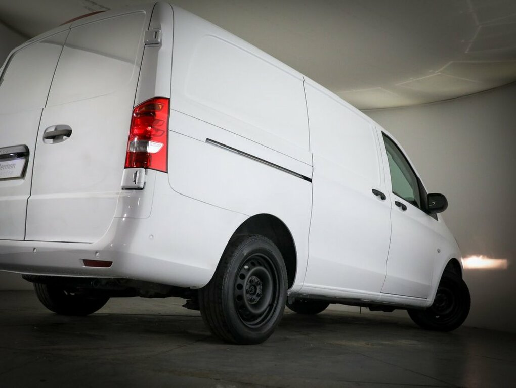 Mercedes-Benz Vito 2L Progressive White #5