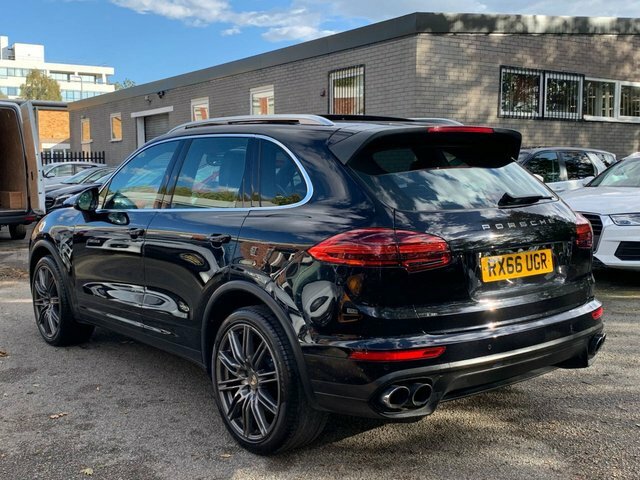 Porsche Cayenne 4.8T V8 Turbo Suv RX66UGR Black #4
