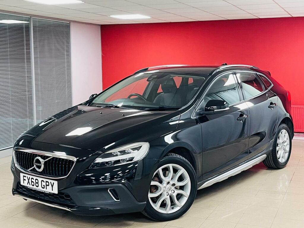 Volvo V40 Cross Country Hatchback 1.5 T3 Gpf Nav Plus Euro 6 Ss FX68GPY Black #2