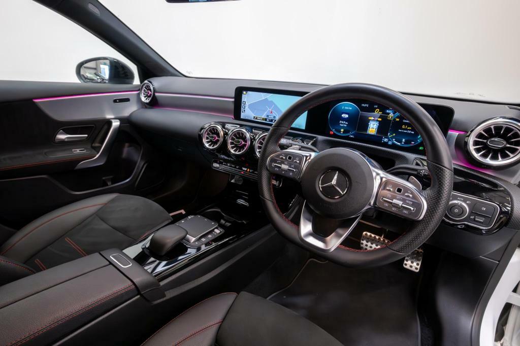 Mercedes-Benz A Class Amg Line Executive 1.3 #2
