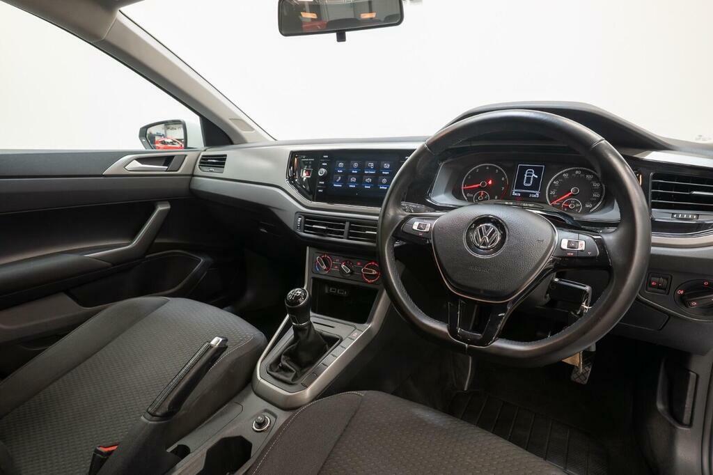 Volkswagen Polo 1.0 Se #2