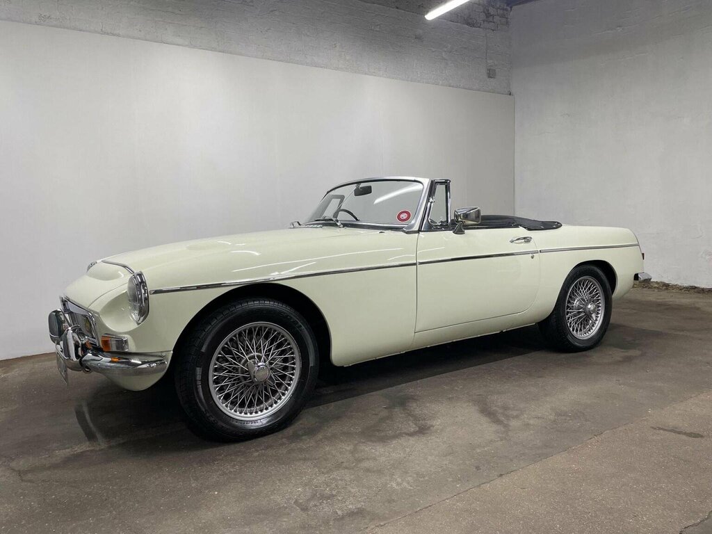 MG MGC - White #5
