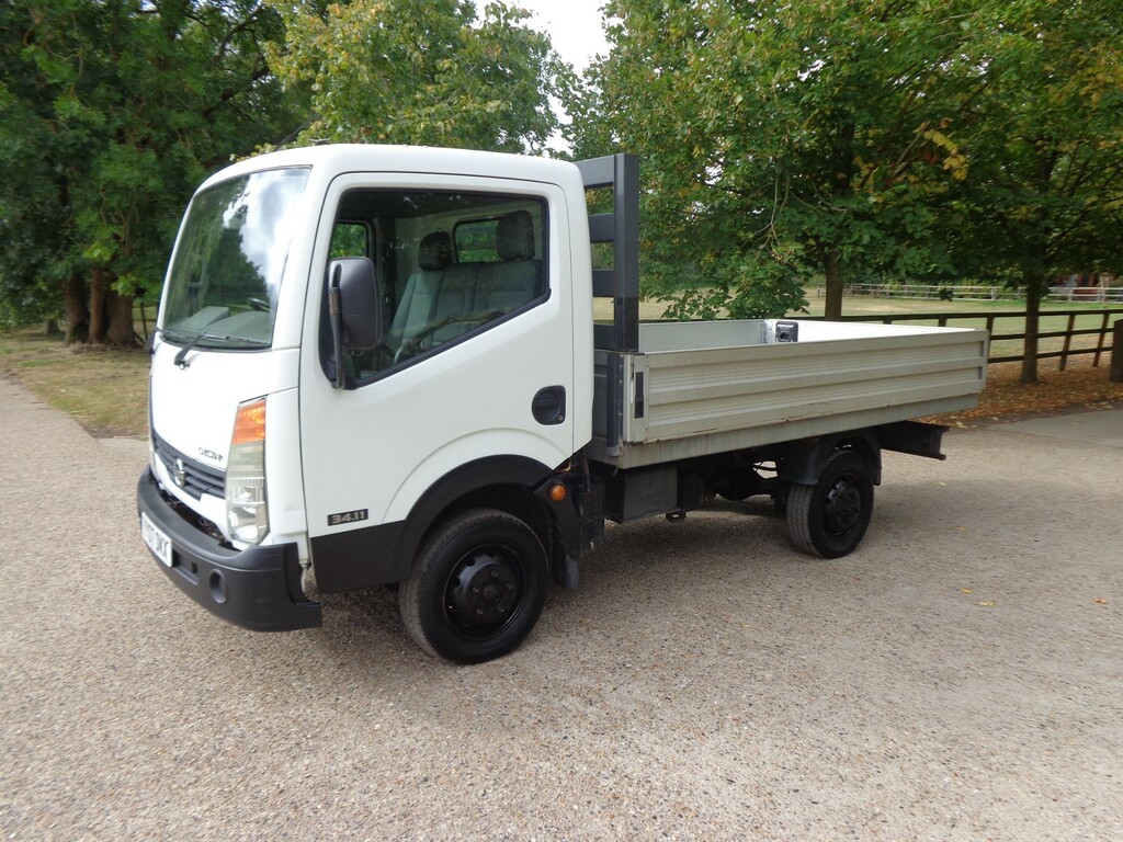 Nissan NT400 34.11 Swb Shr Pu 110 White