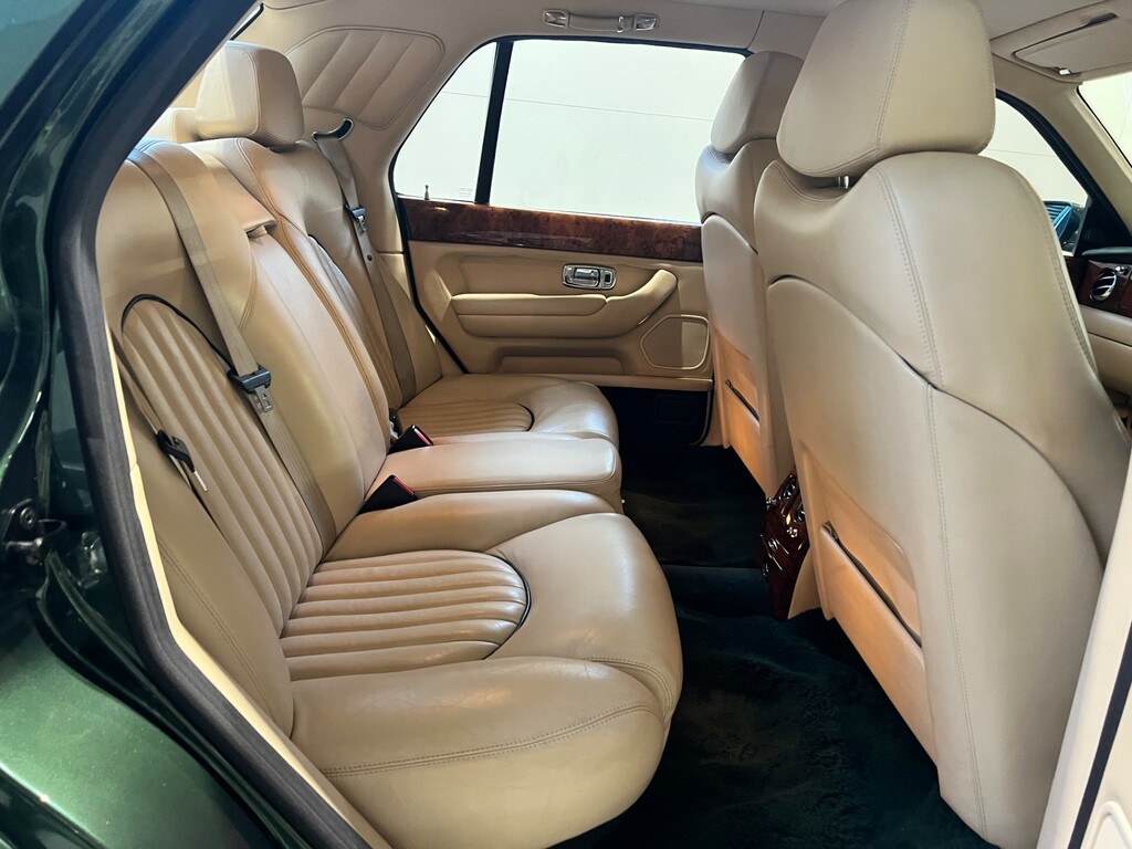 Bentley Arnage Saloon 4.4 V8 1998S Green #24