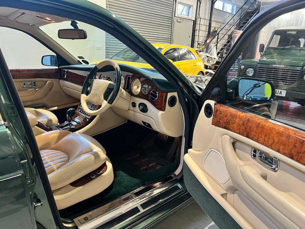 Bentley Arnage Saloon 4.4 V8 1998S Green #15