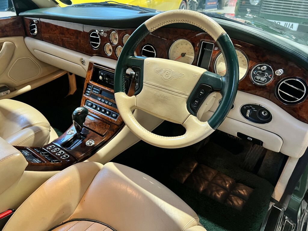 Bentley Arnage Saloon 4.4 V8 1998S Green #17